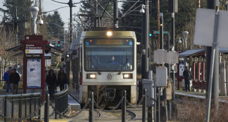 Camas City Council officially opposes light rail on new I-5 Bridge despite potential project delays